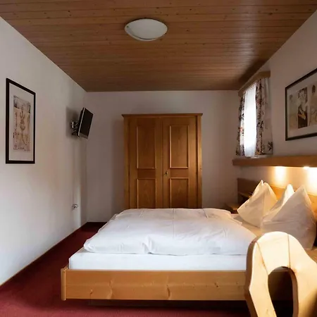 Haus Tanneck Pensjonat *