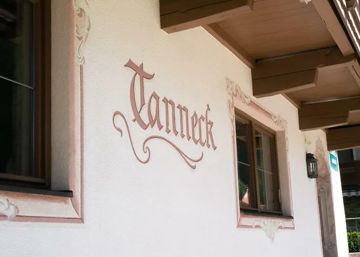 Haus Tanneck 招待所 *