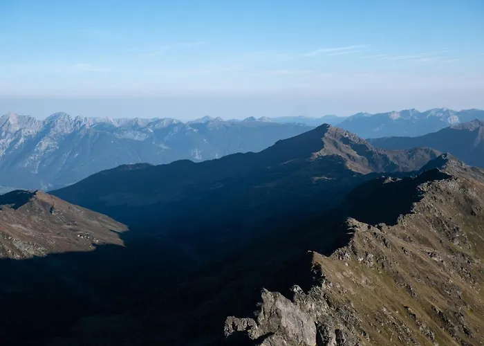 Haus Tanneck 招待所 *