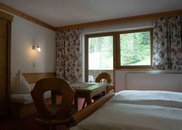 Haus Tanneck Pensjonat Tux