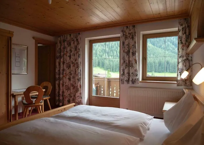 Haus Tanneck Pensjonat *